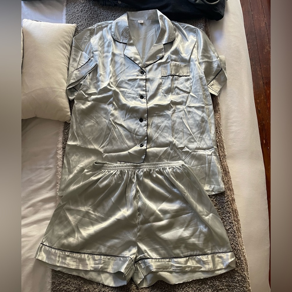 Satin pj set with pillowcase